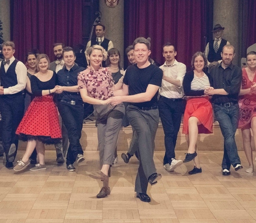 Krištof in Mel učiva collegiate shag na tečaju za odrasle